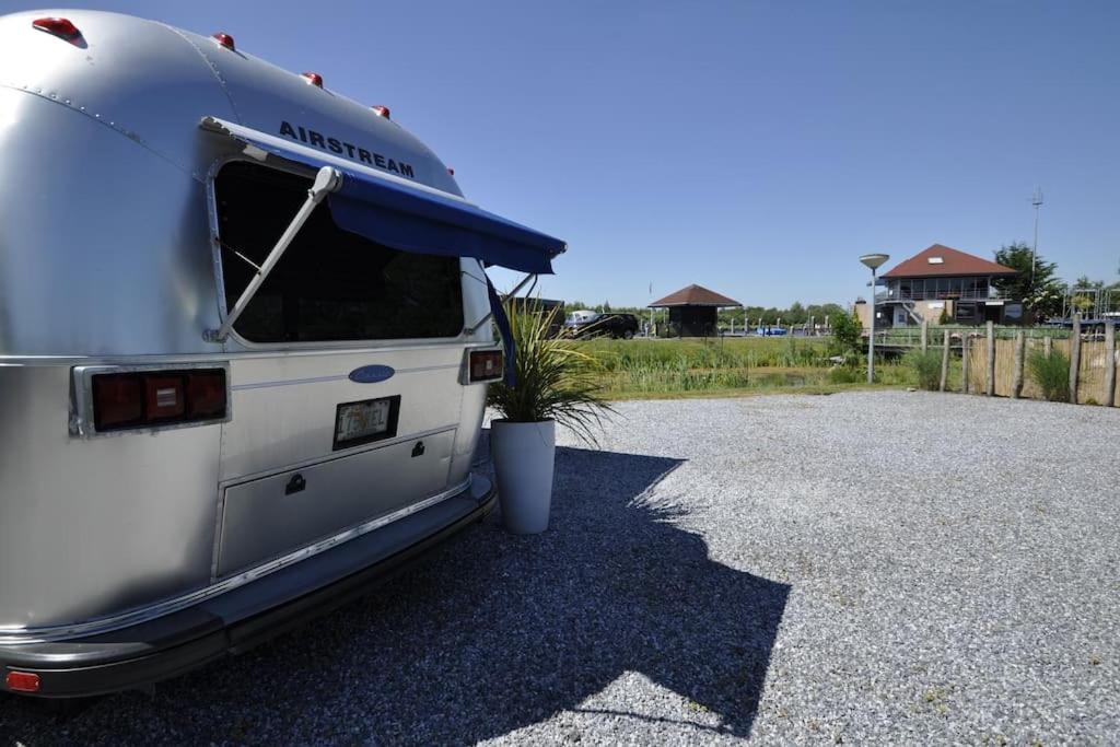 Airstream Retro Usa Caravan Earnewald Exterior photo